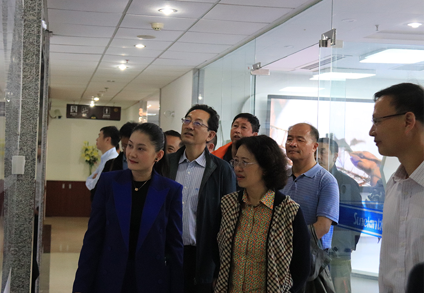 全國政協委員、云南省政協主席、黨組書記李江率考察團蒞臨以晴集團廈門總部考察指導