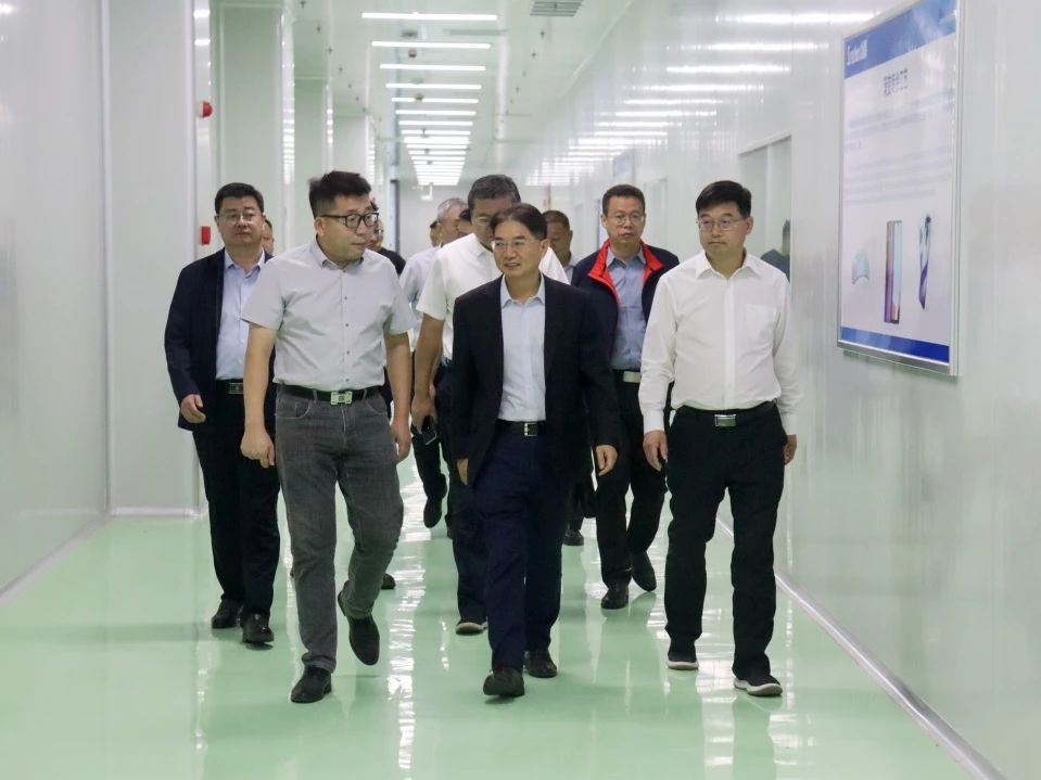 河南省工業和信息化廳副廳長李翔一行蒞臨以晴集團商丘集美數智產業園調研
